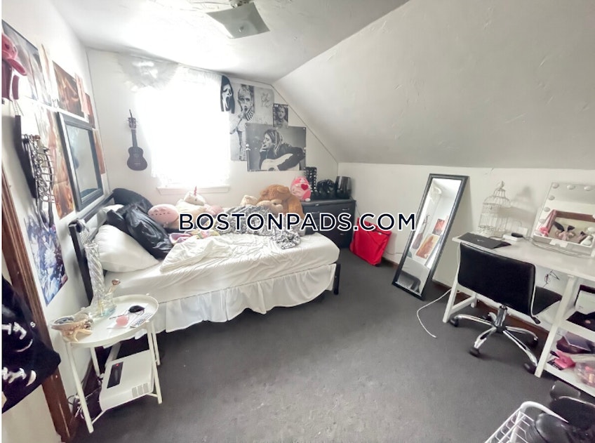 Boston - $5,750 /month