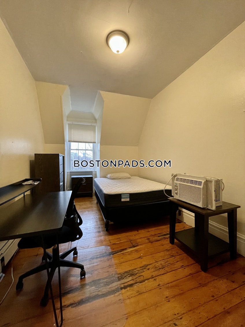 Brookline - $3,700 /month