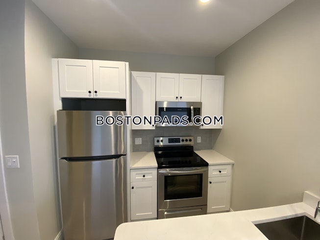 Boston - $2,700 /mo