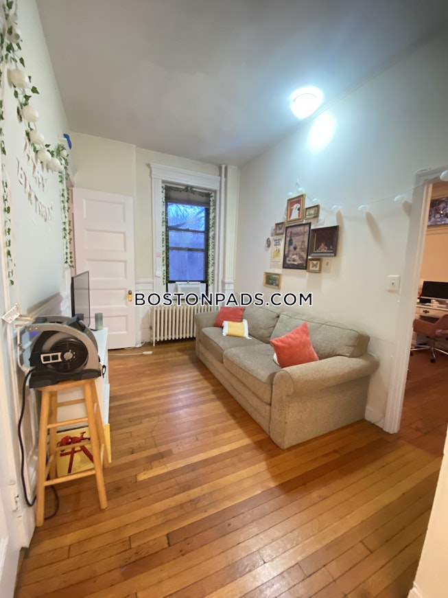 Boston - $3,000 /mo