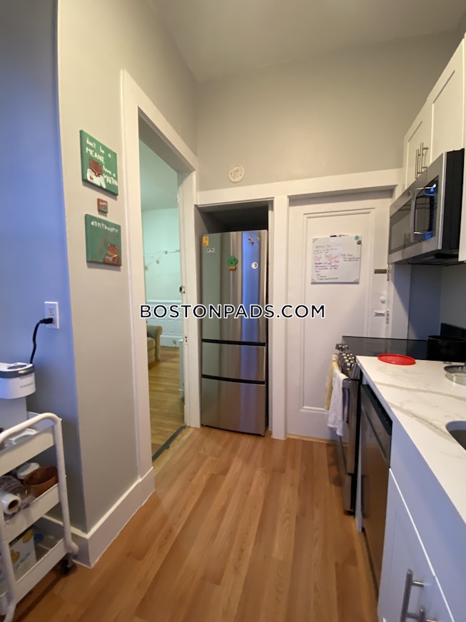 Boston - $3,000 /mo