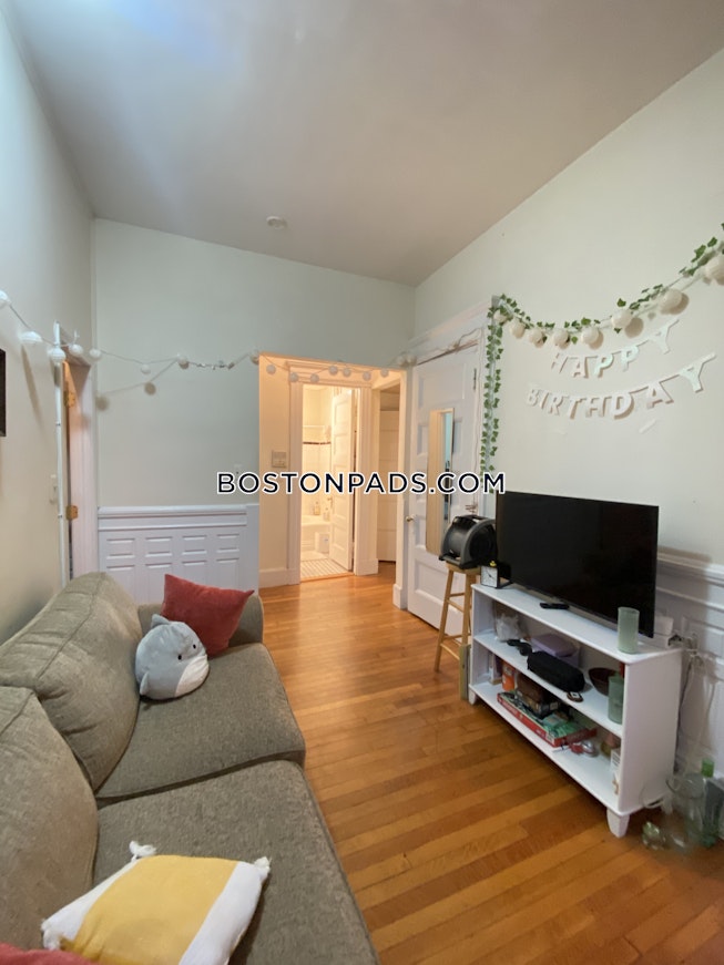 Boston - $3,000 /mo