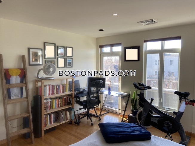 Cambridge - $3,000 /mo