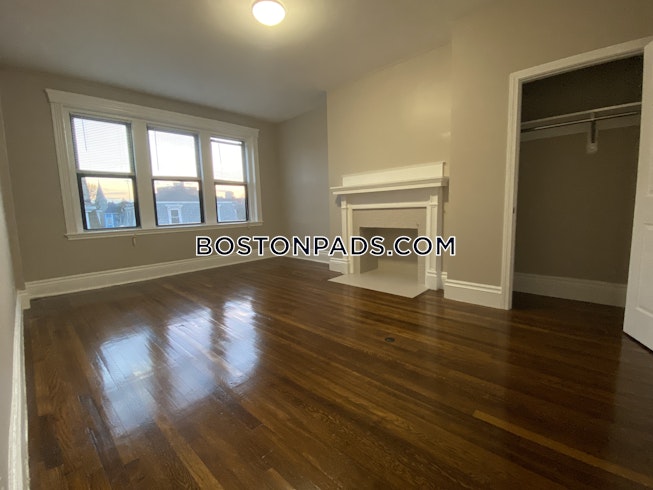 Boston - $3,200 /mo