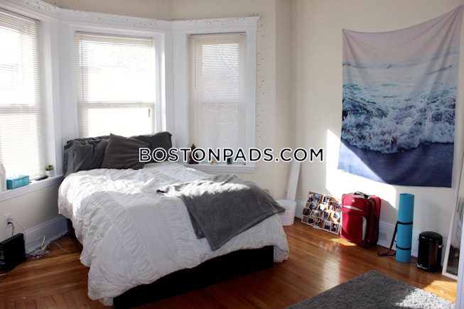 Boston - $3,600 /mo