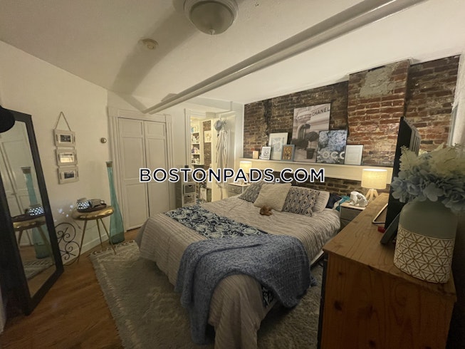 Boston - $2,400 /mo