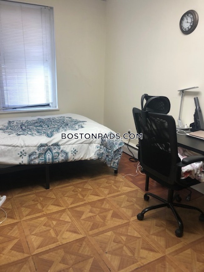 Boston - $2,300 /mo