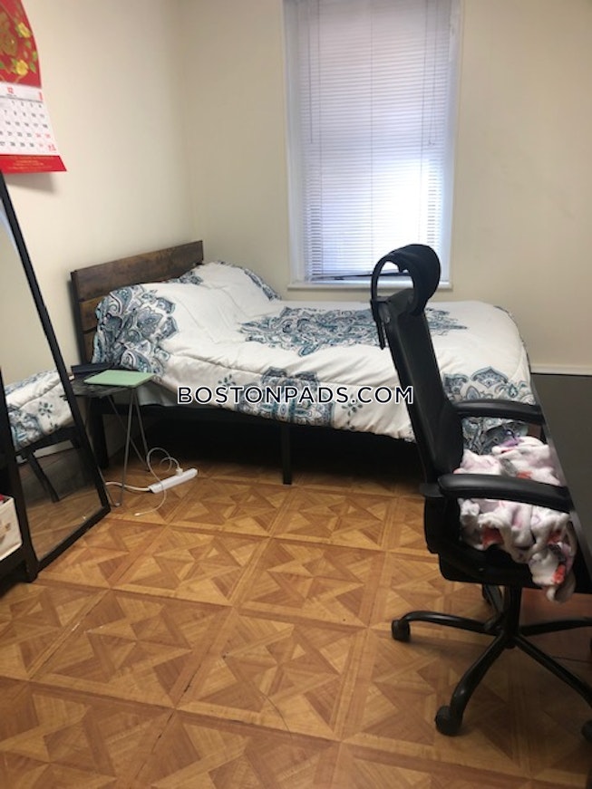 Boston - $2,300 /mo