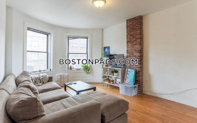 Boston - $5,600 /mo