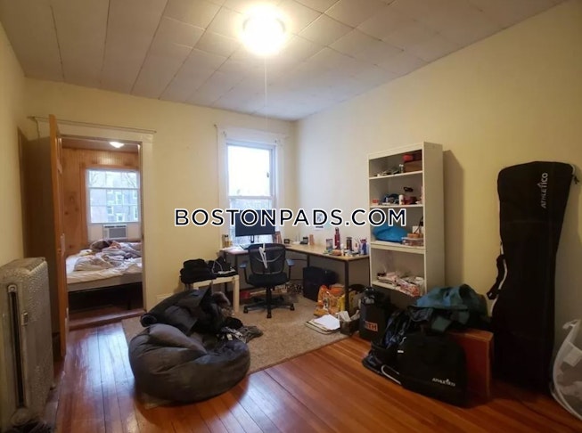 Boston - $4,200 /mo