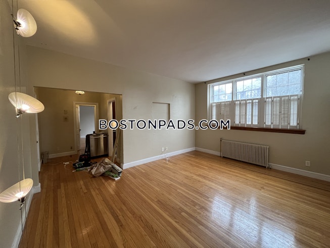 Boston - $2,200 /mo