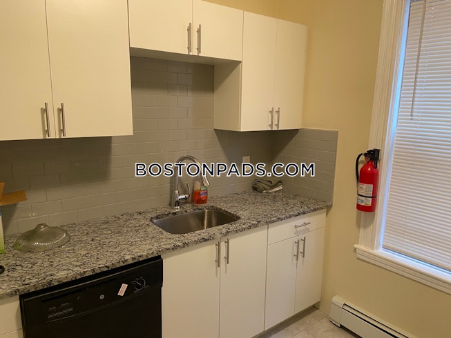 Boston - $4,100 /mo