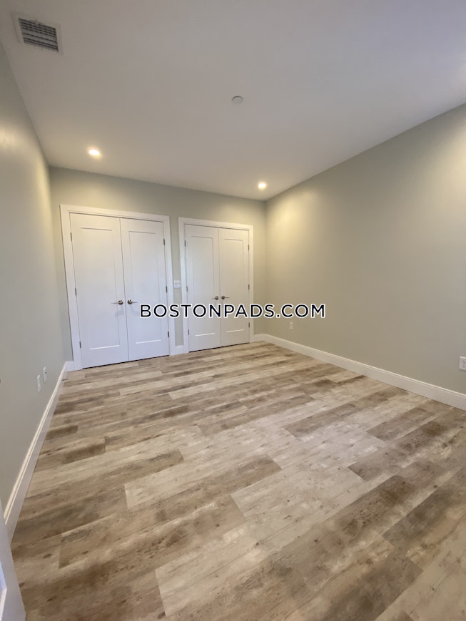 Boston - $2,700 /mo