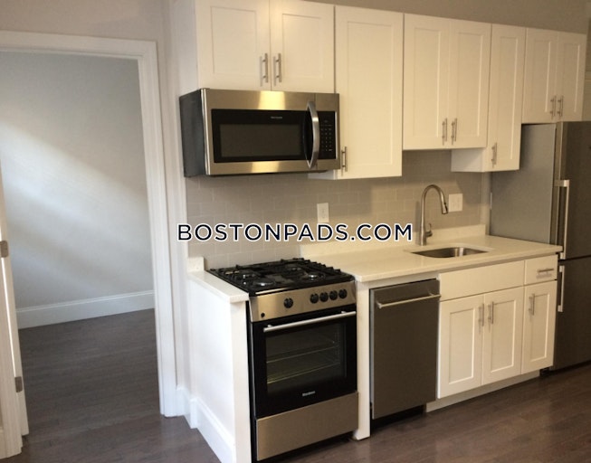 Boston - $2,950 /mo