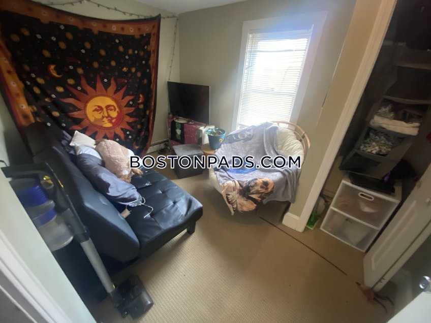 Boston - $2,400 /month