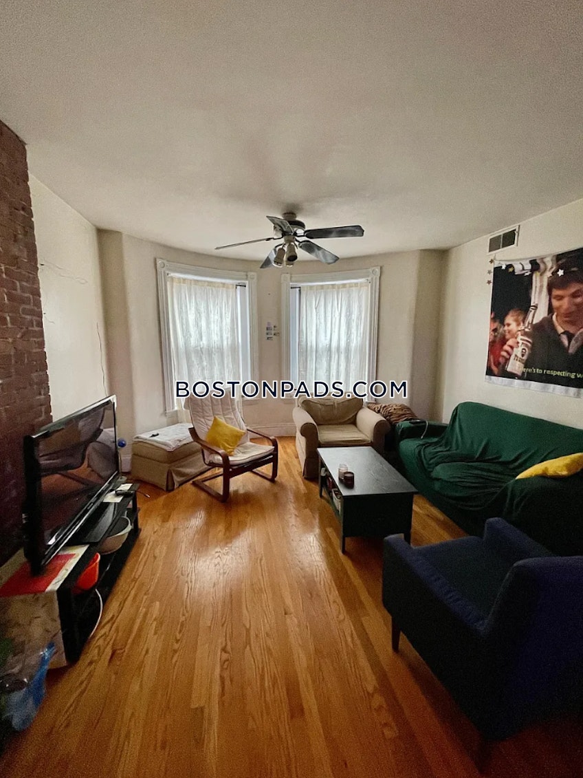 Boston - $4,800 /month