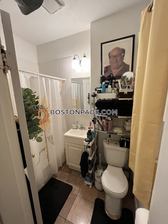 Boston - $2,450 /mo