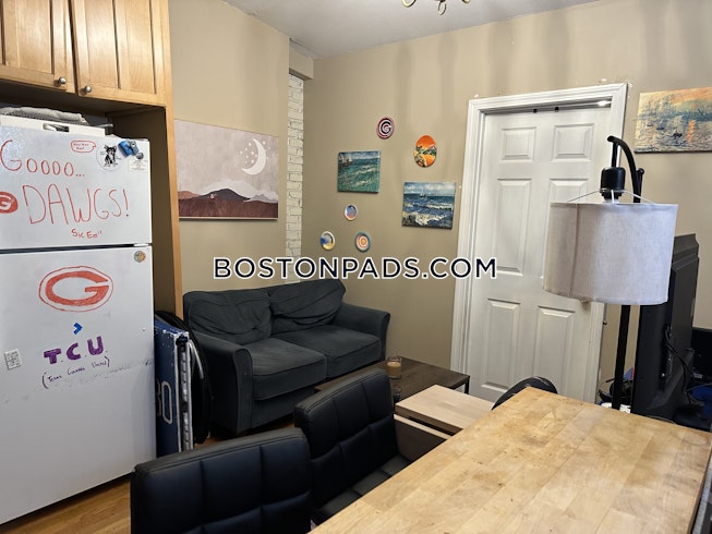 Boston - $4,100 /mo