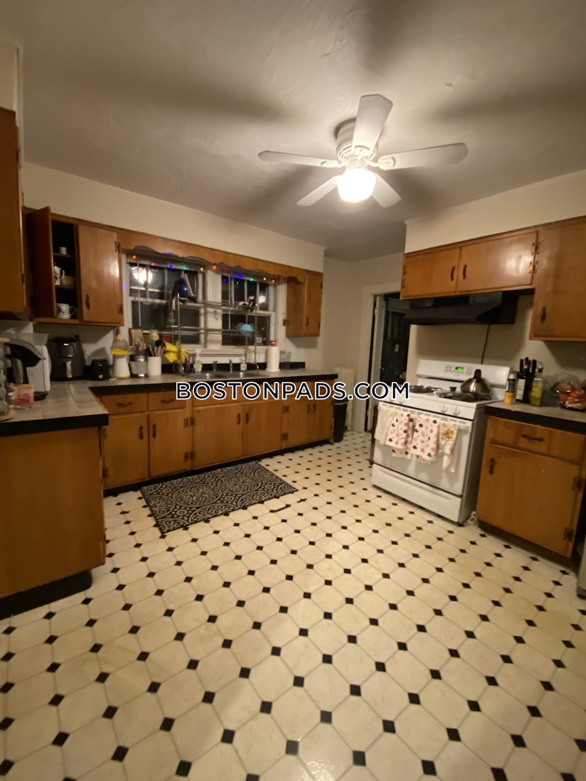 Boston - $3,495 /month