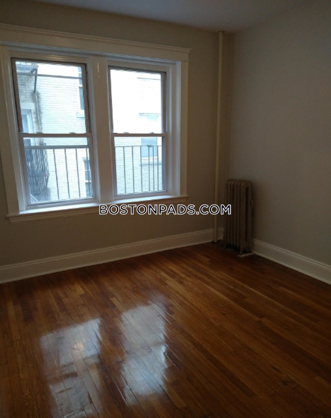 Boston - $2,900 /mo