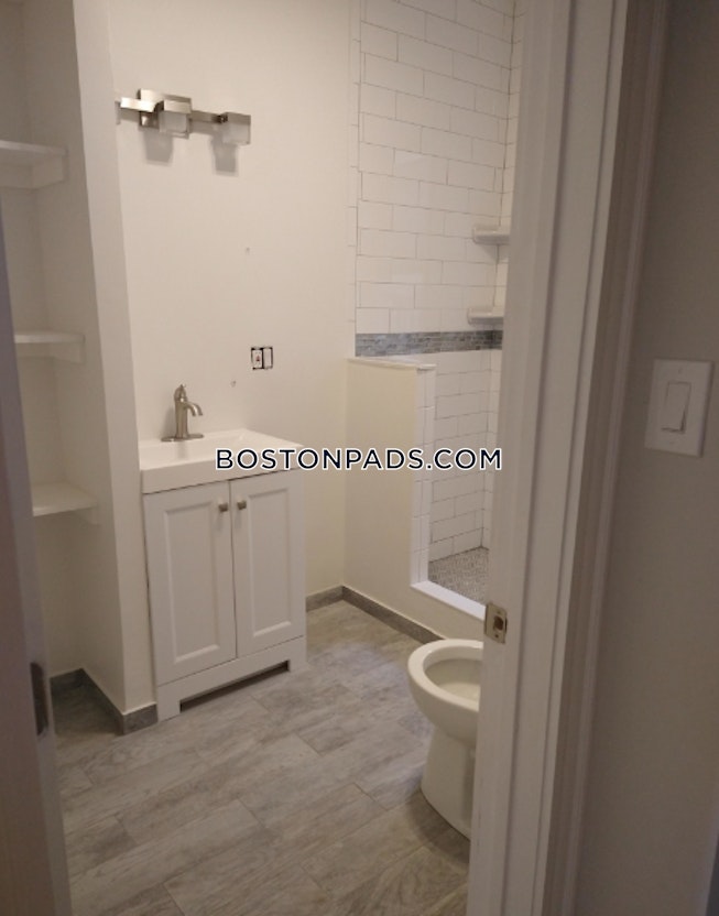 Boston - $2,900 /mo