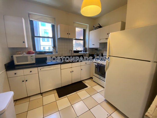 Boston - $3,900 /mo