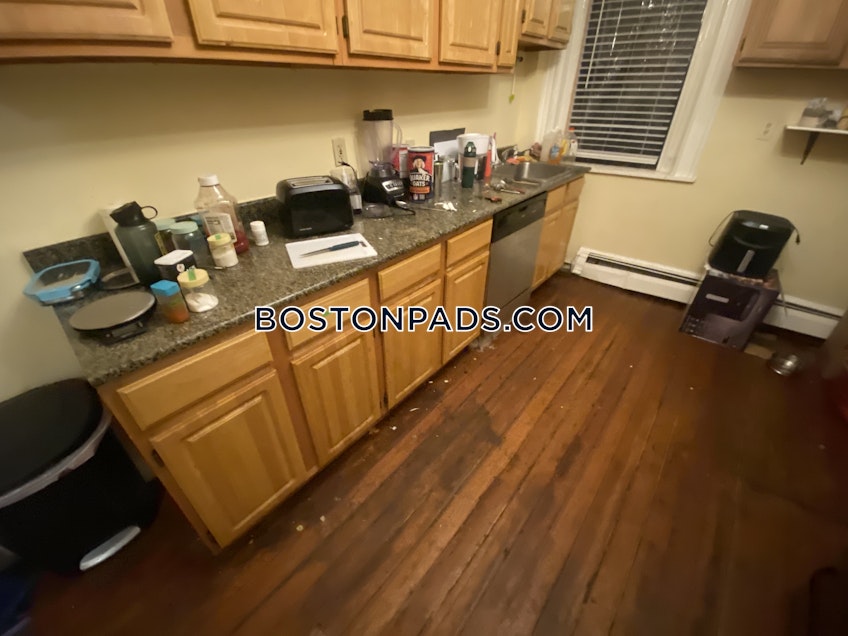 Boston - $4,800 /month