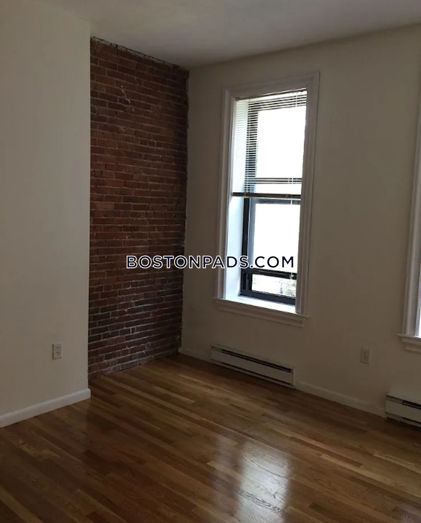 Boston - $2,800 /month