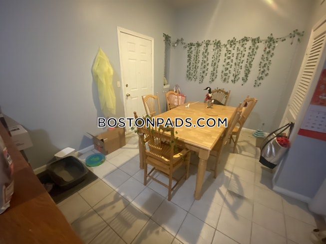 Boston - $3,900 /mo