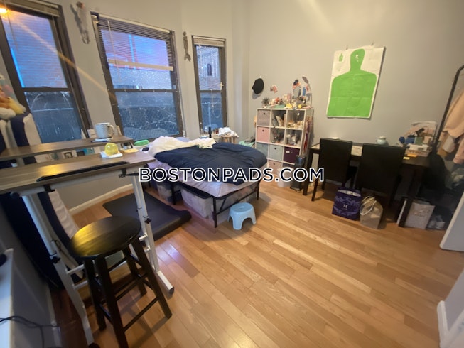 Boston - $3,900 /mo