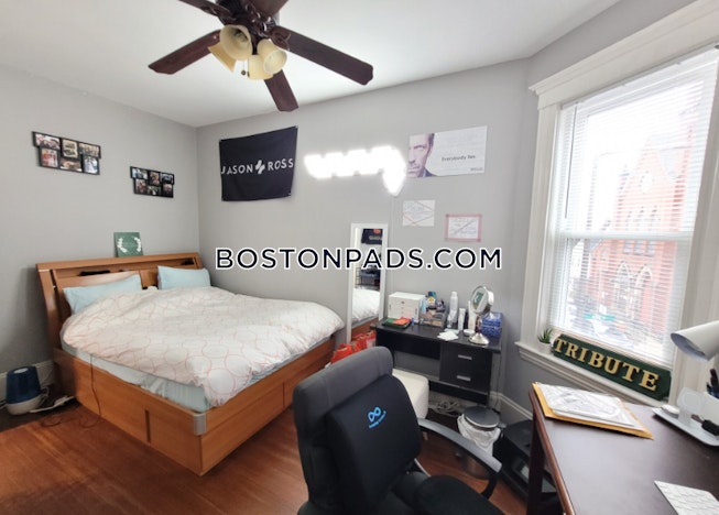 Boston - $7,400 /mo