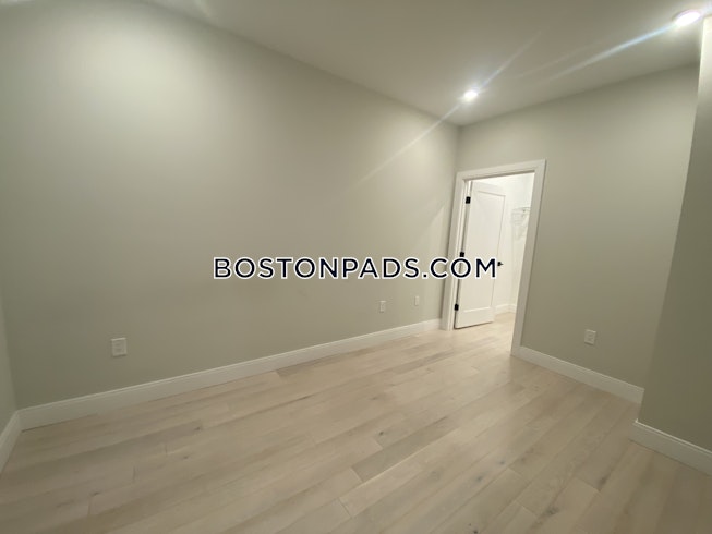 Boston - $2,975 /mo