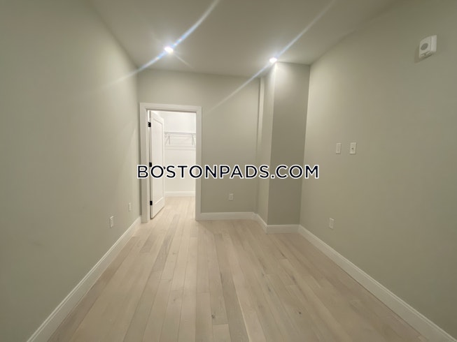 Boston - $2,975 /mo