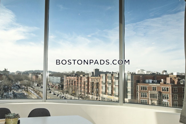 Boston - $7,500 /mo