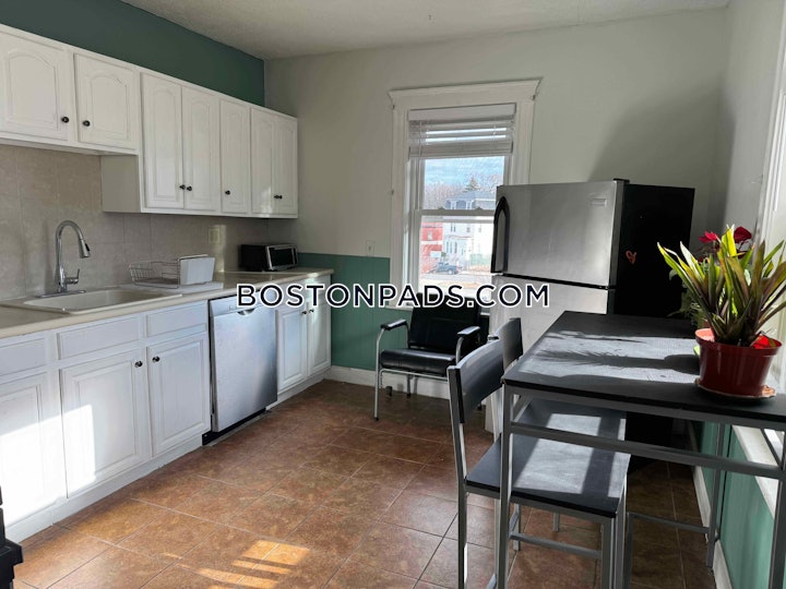 roxbury-apartment-for-rent-3-bedrooms-2-baths-boston-4500-4566896 