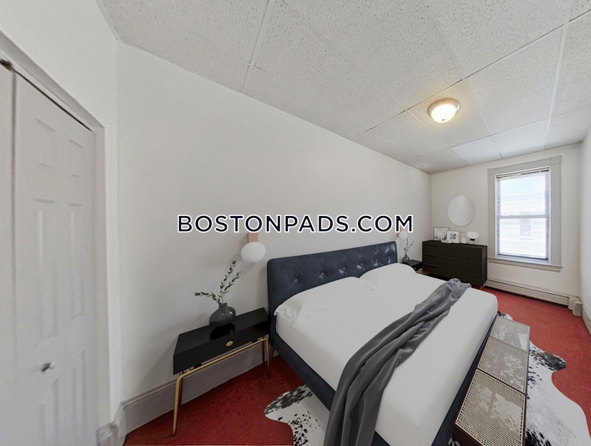 Boston - $4,775 /month