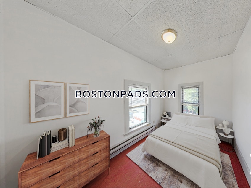 Boston - $4,775 /month