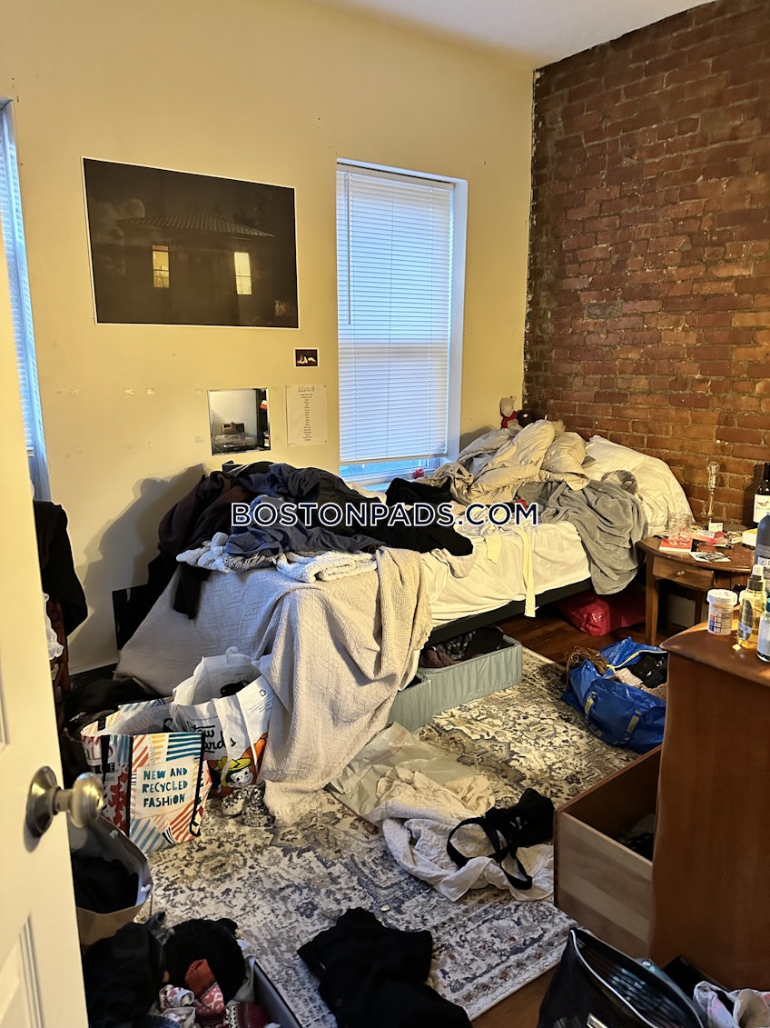 Boston - $2,895 /month