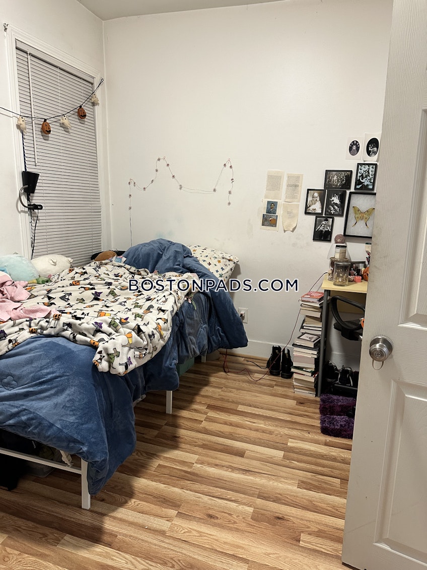 Boston - $2,700 /month