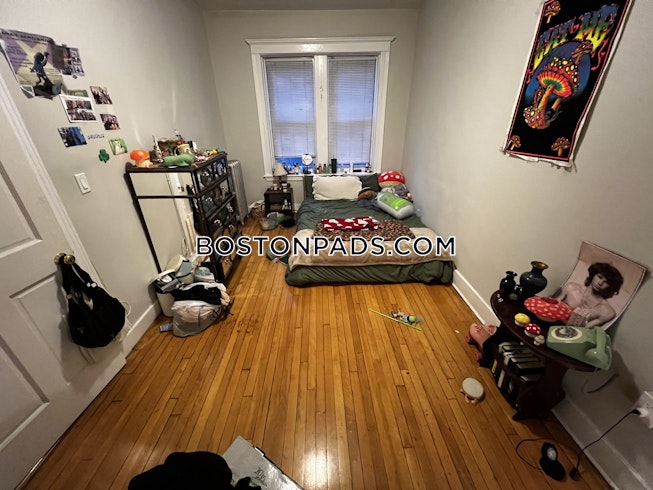 Boston - $4,200 /mo