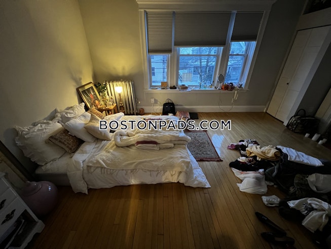 Boston - $4,200 /mo