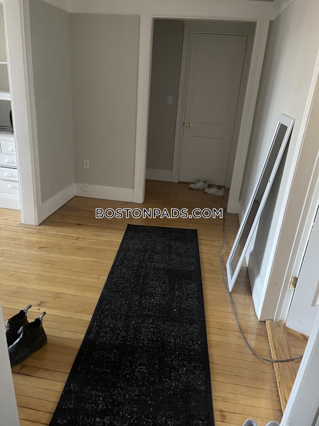 Boston - $4,200 /mo