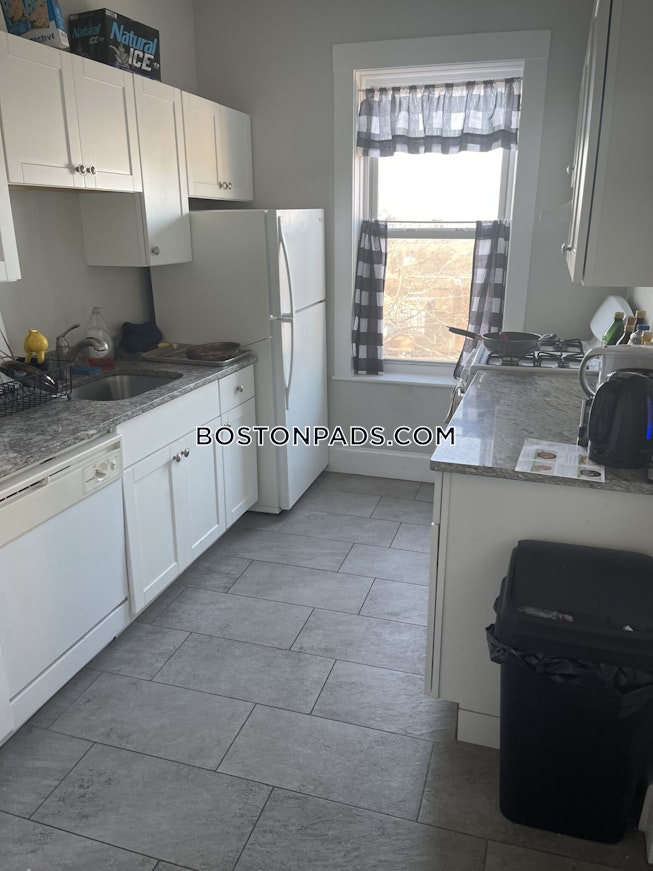 Boston - $4,200 /mo