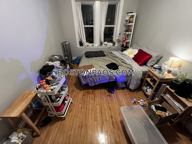 Boston - $4,200 /mo