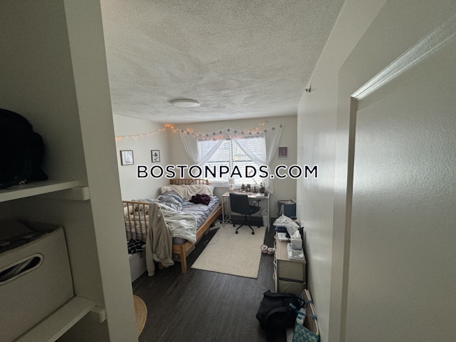 Boston - $3,600 /mo