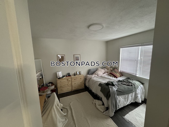 Boston - $3,600 /mo