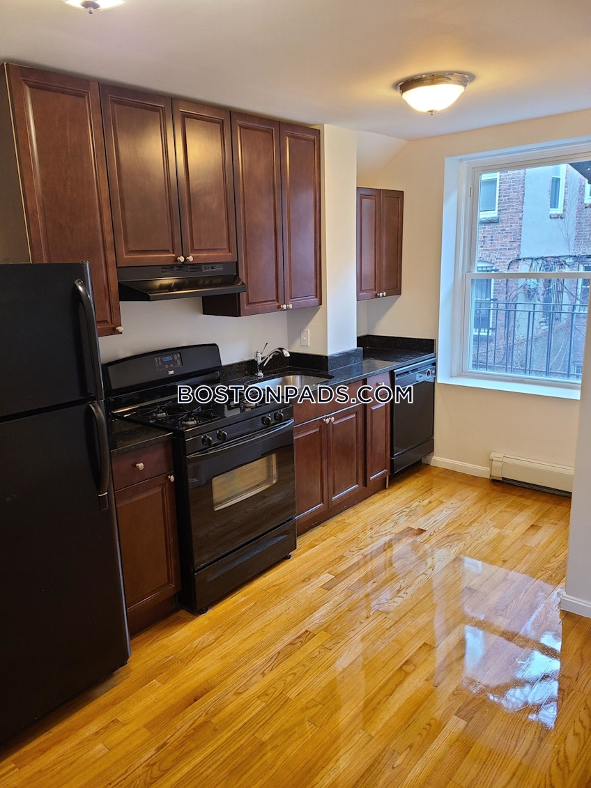 Boston - $4,750 /month