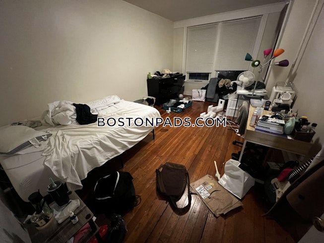 Boston - $4,100 /mo