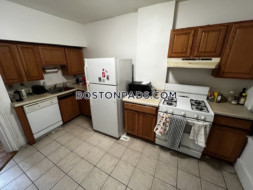 Boston - $2,700 /month