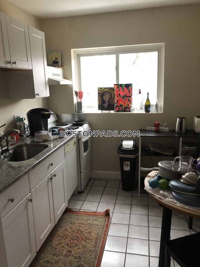 Boston - $3,000 /mo